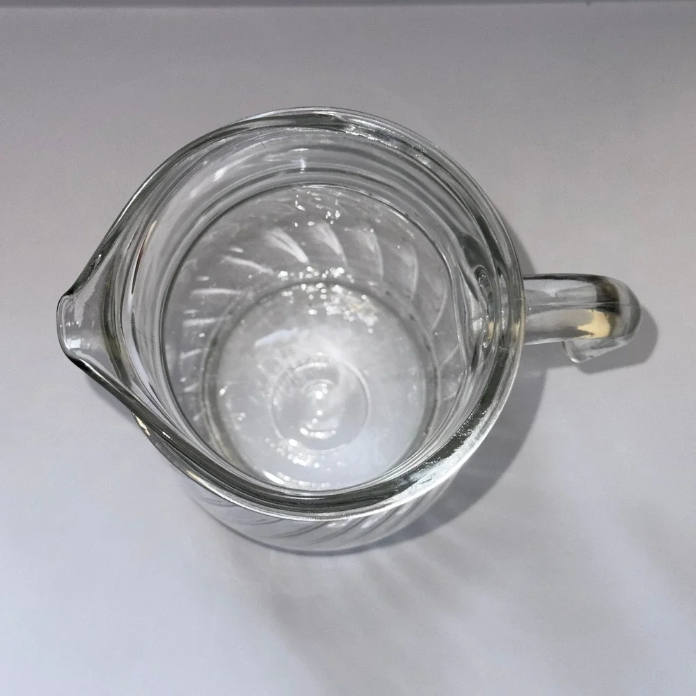 Vintage Swirl Clear Glass Pitcher 64‎ fl oz